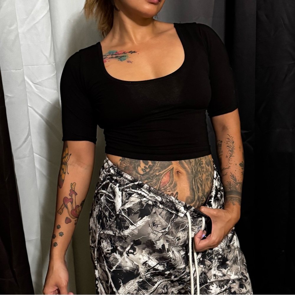 Black crop top